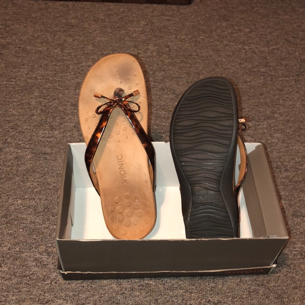 Vionic Tortoise Sandals